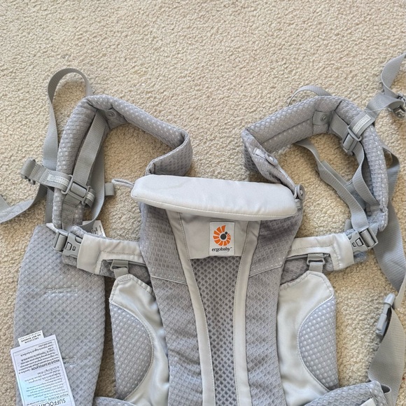 Ergobaby Omni Classic Pearl Grey Carrier - Picture 3 of 3